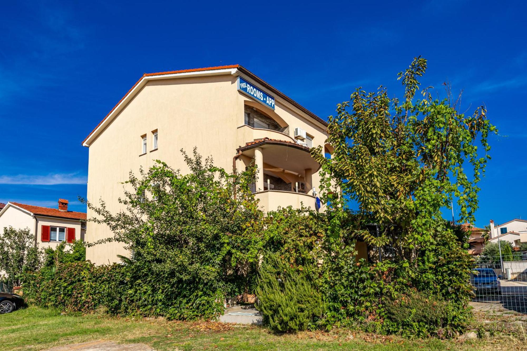Apartments Mijic Медулин Екстериор снимка